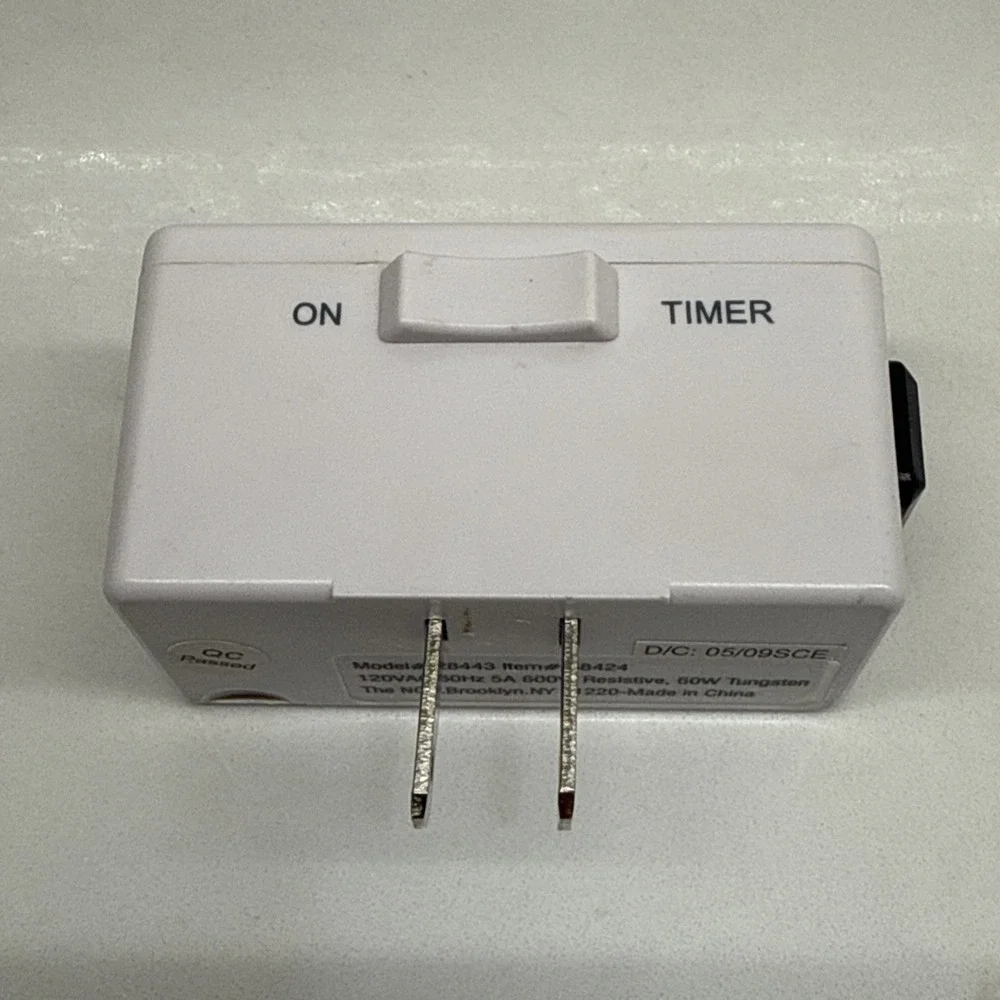White STANLEY TimerMax DigiSlim Digital Display Daily/Timer Outlet Plug - Tested